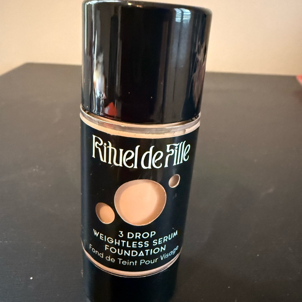 Rituel de Fille 3 drop Serum Foundation.